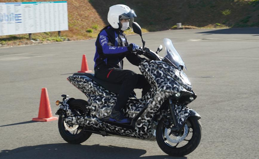 xe-tay-ga-dien-yamaha-e01-chay-thu-nghiem-5